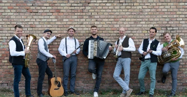 Sváb farsang a Klani Hupf zenekarral