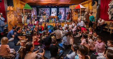 Farsangi gyerektáncház a Fitos Dezső Társulattal