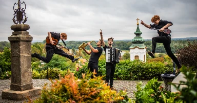 Szerb-Magyar táncház és koncert: VigaD